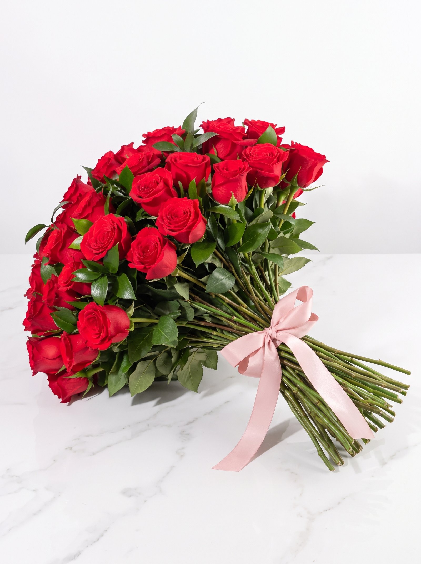 Amor verdadero 24 Rosas Rojas + Globo Personalizado Gratis
